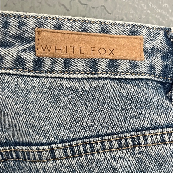 White Fox Boutique Light Blue Straight Leg Jeans - Picture 10 of 14